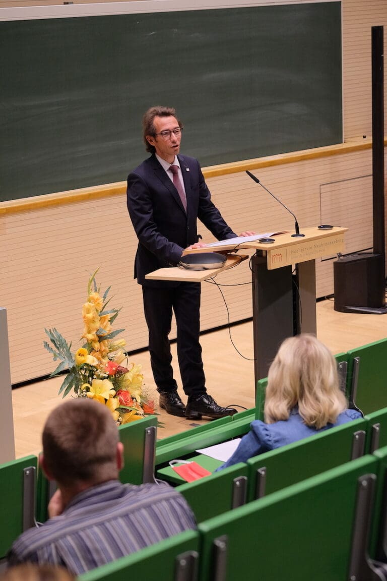 Hybride Immatrikulationsfeier In Der Hochschule Neubrandenburg ...